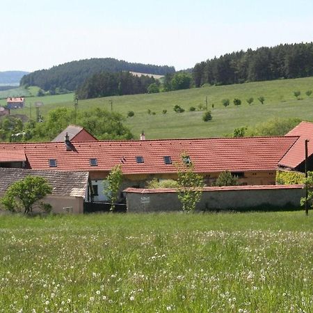 Podkroví v Jihočeském Statku Nemejice Exterior foto